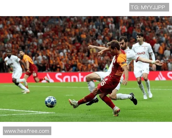 阿贾克斯与拜仁激战正酣谁能在欧冠赛场上笑到最后